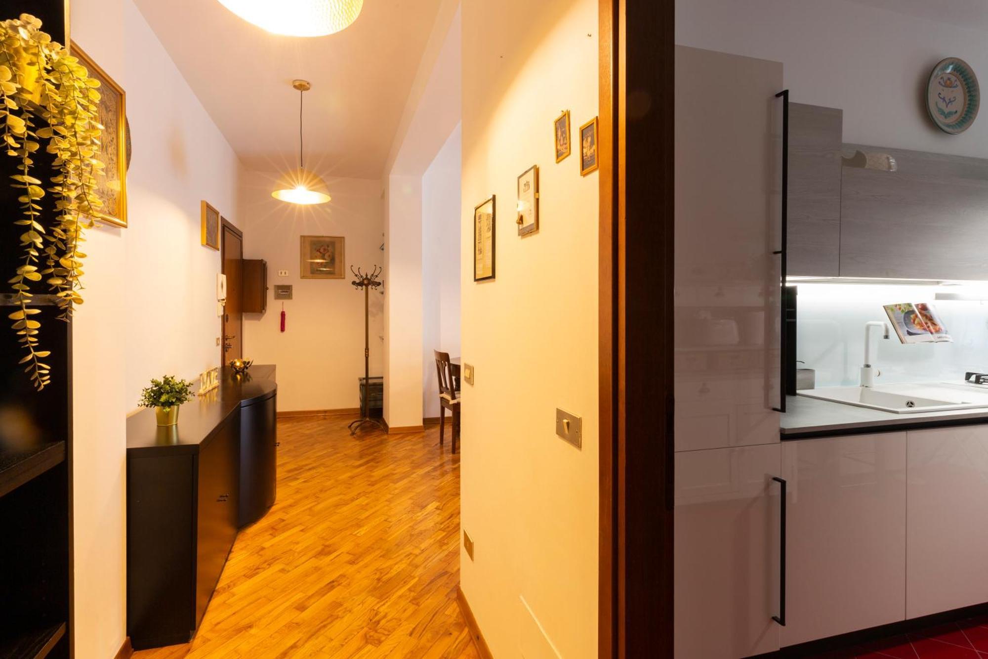 Trendy Corner - Fashion District Apartment *